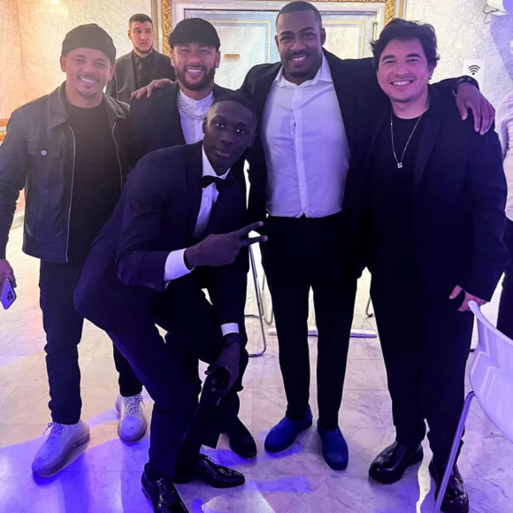 Neymar participou de celebração em torno da For Hope Association, fundada pelo futebolista senegalês Idrissa Gana Gueye