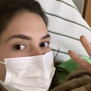 Virgínia Fonseca sofre com crise de enxaqueca e avisa aos fãs que precisará passar a noite em hospital.