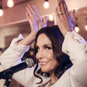 Ivete Sangalo completa 50 anos de vida no dia 27 de maio e vai ganhar um programa especial para celebrar a data na TV Globo