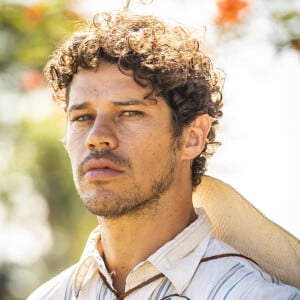 Tadeu (José Loreto) é filho de Filó (Dira Paes) na novela 'Pantanal'