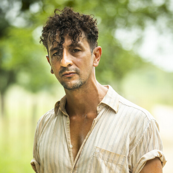 José Lucas de Nada (Irandhir Santos) surpreende José Leôncio (Marcos Palmeira) pela semelhança com o avô na novela 'Pantanal'