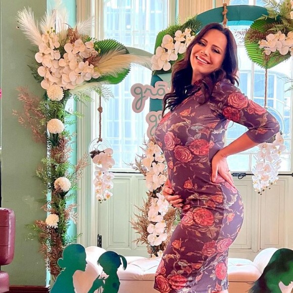 Viviane Araújo vai batizar o filho de Joaquim