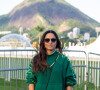 Look verde com moletom e bota branca: Thaíssa Carvalho escolheu um tom de escuro da cor como protagonista