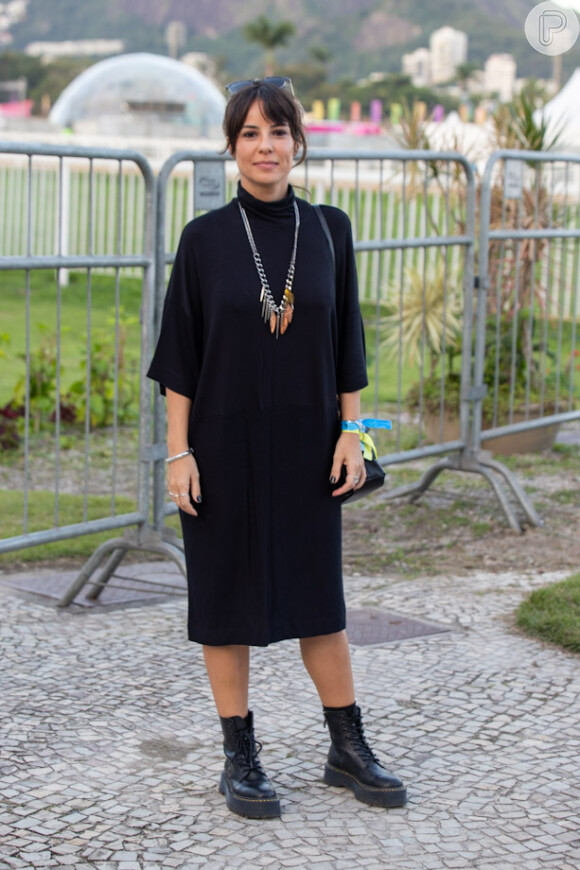 Look elegante para o Inverno: Andreia Horta recorreu à trend do all black no Festival MITA