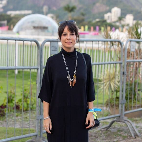 Look elegante para o Inverno: Andreia Horta recorreu à trend do all black no Festival MITA