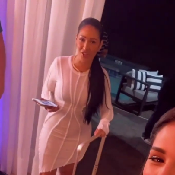 Simaria presenteou Simone com uma mala da Louis Vuitton