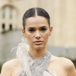 Filme de Bruna Marquezine e Xolo Maridueña tem estreia prevista para 2023