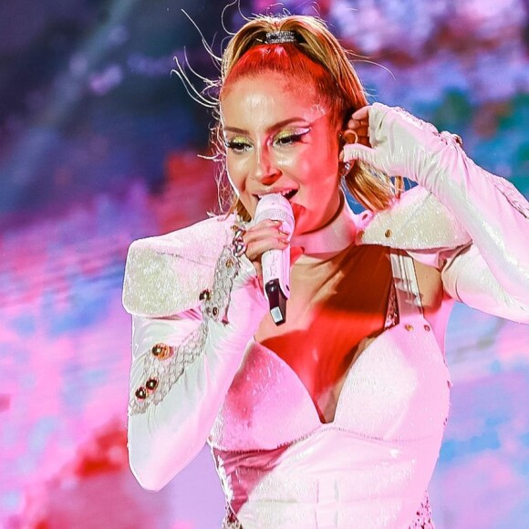 Claudia Leitte celebra 20 anos de carreira com a turnê 'CLBRA Tour'