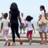 Glória Maria passeia com as filhas, Laura e Maria, no Rio de Janeiro, após se exercitar em orla