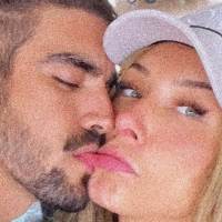 Caio Castro e Grazi Massafera voltaram? Beijo do ator em foto com nova namorada confunde a web