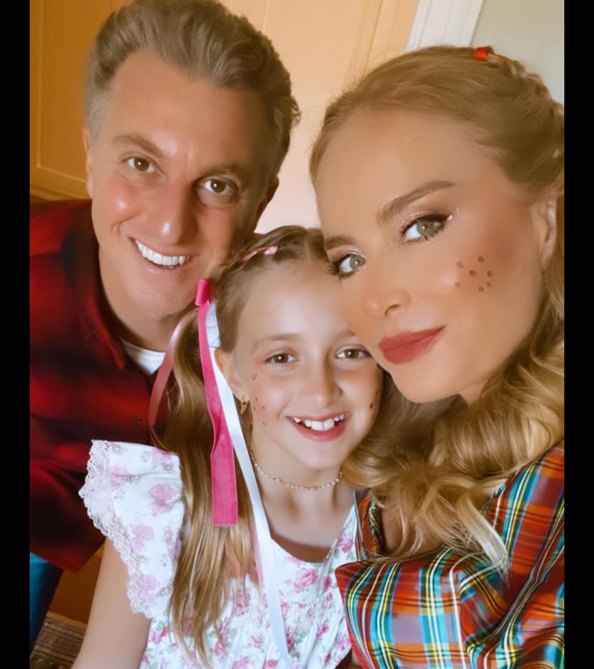 Foto Filha De Angélica E Luciano Huck Eva Foi Com Os Pais à Festa Junina Purepeople 