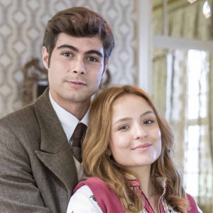 Fim da novela 'Além da Ilusão': Davi (Rafael Vitti) desculpa Matias (Antonio Calloni) e fica com Isadora (Larissa Manoela)