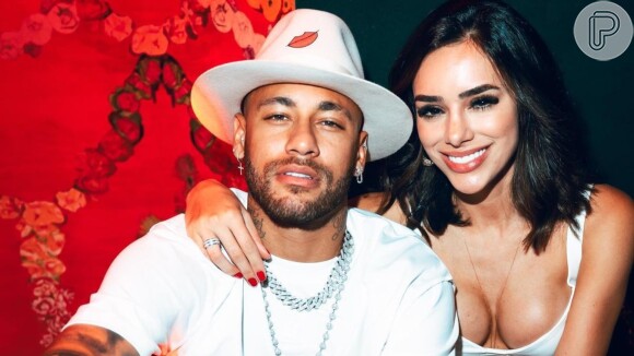 Neymar comemora primeiro Dia dos Namorados com Bruna Biancardi, em 12 de junho de 2022
