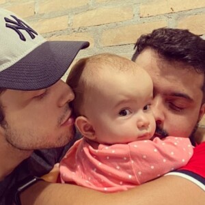 Gustavo Daneluz, da novela 'Carrossel', postou foto com o irmão e a sobrinha