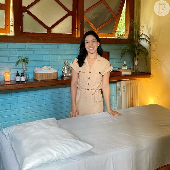 'A drenagem linfática é uma massagem manual, que também pode ser feita por aparelhos, e tem por objetivo estimular o sistema linfático', explica Raquel Umb