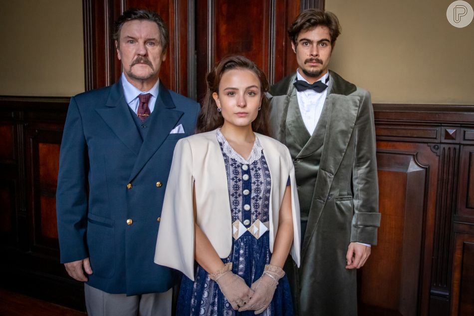 Matias (Antonio Calloni) vai pedir perdão a Davi (Rafael Vitti) no fim da novela 'Além da Ilusão'