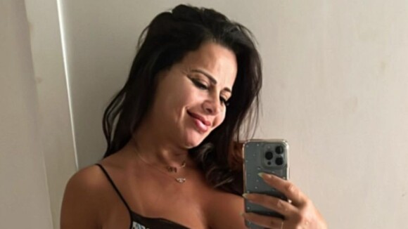 Viviane Araújo, com 30 semanas de gestação, exibe barriga de gravidez em foto: 'Maior tesouro'