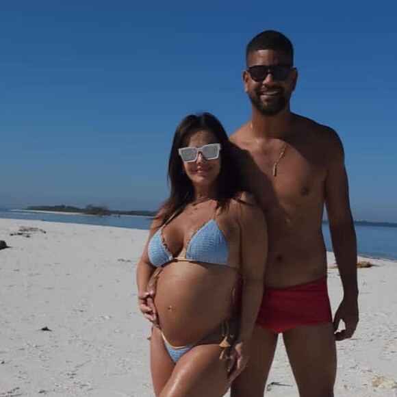 Viviane Araújo está grávida do primeiro filho com Guilherme Militão