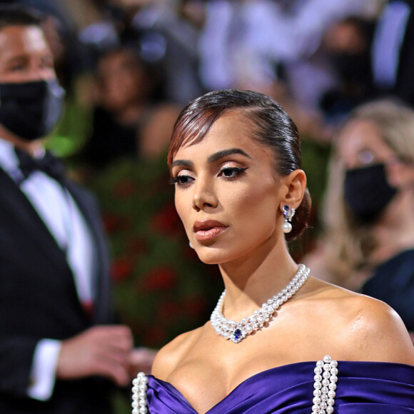 Anitta: 'Tu acha que não tenho jatos e joias e mansões por aí por quê? (risos). Foi tudo nas entregas de artista de milhões'