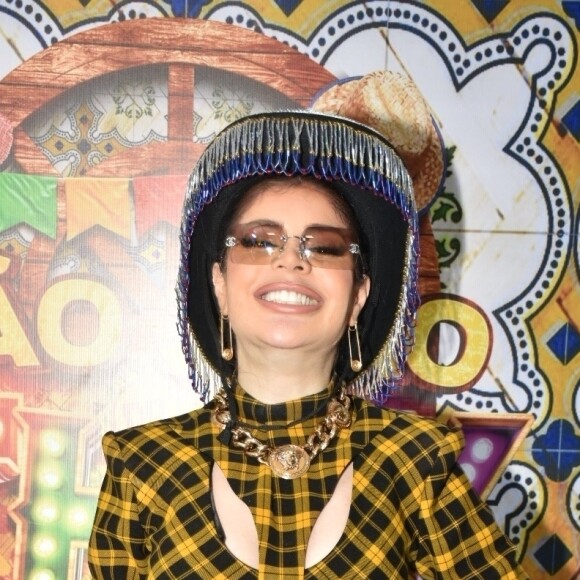 Gkay também não se misturou muito aos outros influenciadores durante o 'São João da Thay'