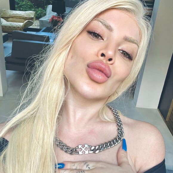 Gkay teria desesperado as figurinistas da Globo após rejeitar as opções apresentadas por elas