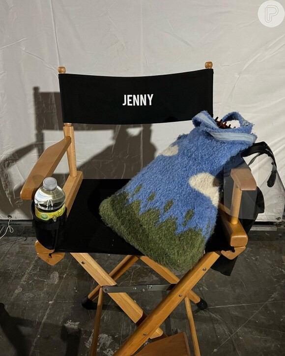 Cadeira de Jenny, personagem de Bruna Marquezine no filme 'Besouro Azul'
