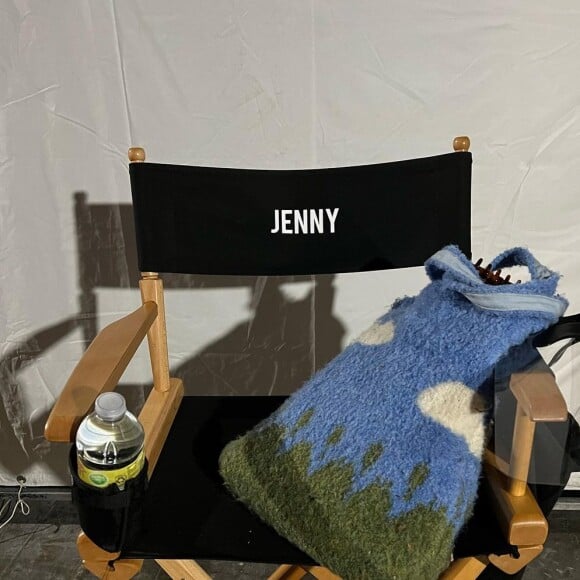 Cadeira de Jenny, personagem de Bruna Marquezine no filme 'Besouro Azul'