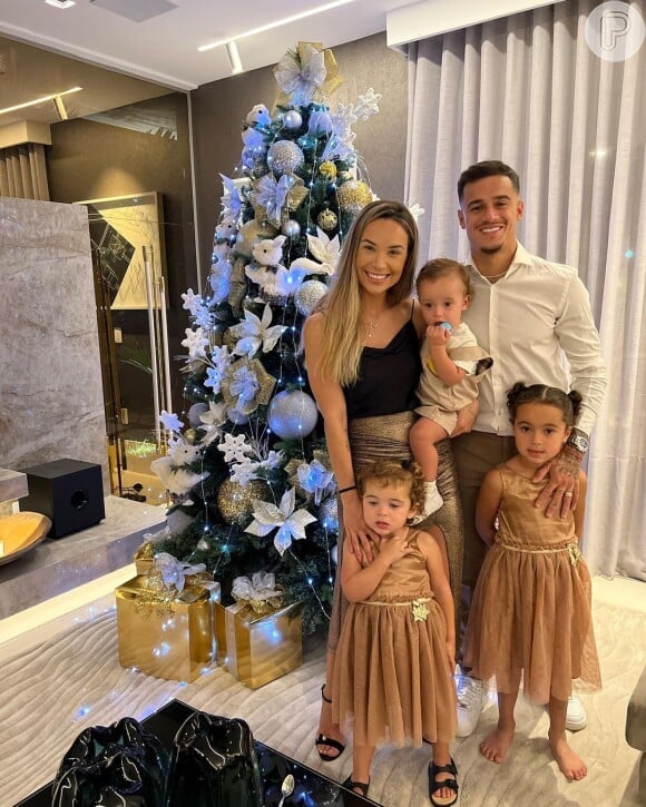 Philippe Coutinho costuma publicar vários registros ao lado da família