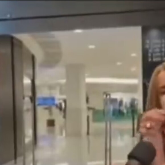 Stênio Garcia tentou afastar a mulher, porém sem sucesso