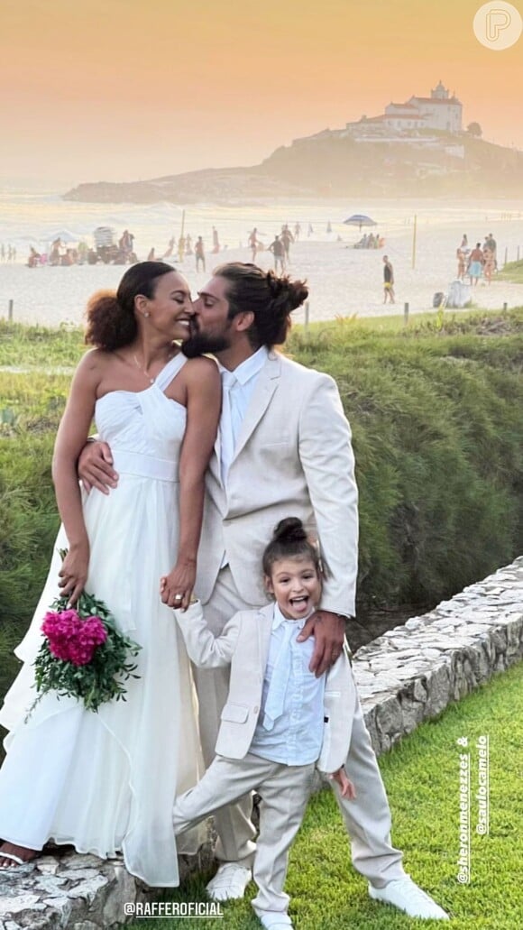 Casamento de Sheron Menezzes: vestido de noiva de um ombro só, fluido e longo foi a aposta da atriz