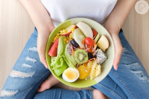 Nutricionista dá dicas para manter uma dieta acessível com foco no emagrecimento