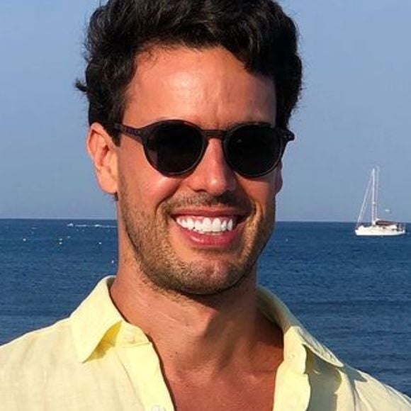 Alexandre Negrão surpreende ao postar fotos com a nova namorada