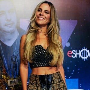 O namoro entre Dado Dolabella e Wanessa Camargo iniciou nos anos 2000 e acabou em 2004 após diversas polêmicas, traições e brigas públicas