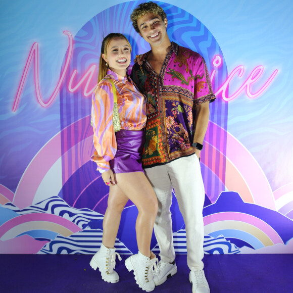 Namorado de Larissa Manoela, André Luiz Frambach é romântico à moda antiga