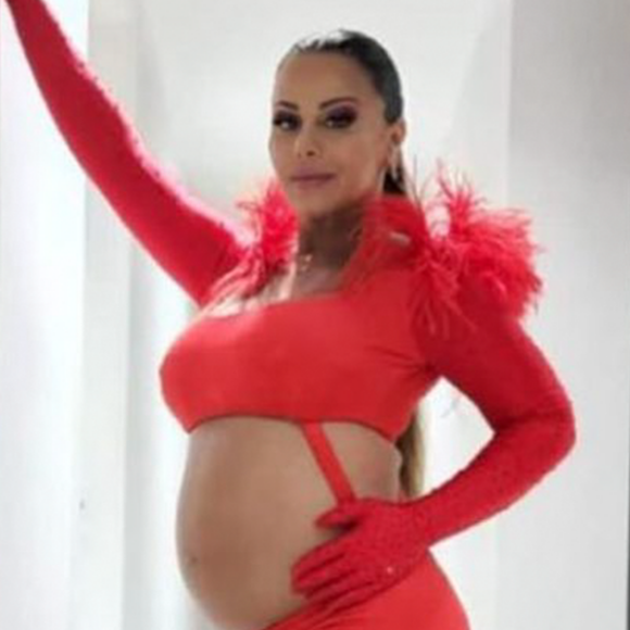 Viviane Araujo se prepara para realizar mais uma tradição entre as gestantes: promover um chá de bebê. As informações a seguir são do jornal Extra