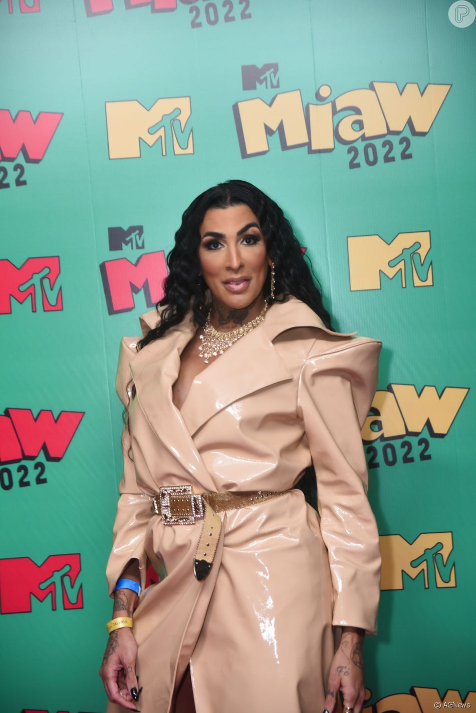 Cabelo frisado foi aposta da cantora Pepita no MTV Miaw