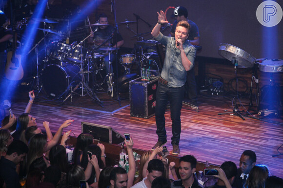 Michel Teló se apresentou na casa noturna Wood's, no bairro da Vila Olímpia, em São Paulo, nesta quarta-feira, 17 de dezembro de 2014