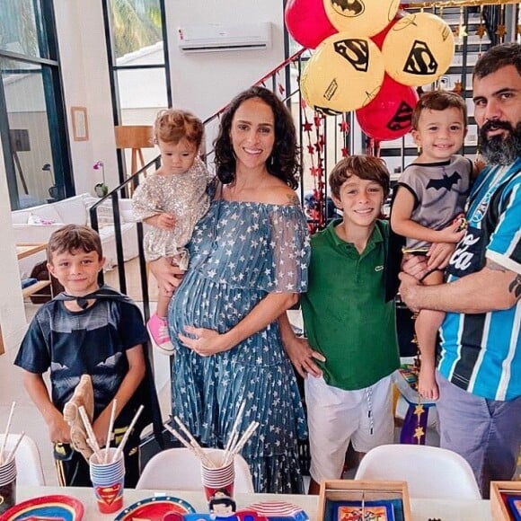 Juliano Cazarré e Leticia Cazarré também são pais de Vicente, Inácio, Gaspar e Maria Madalena