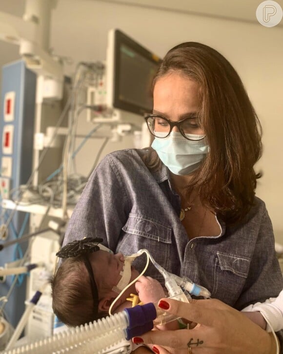 Filha de Juliano Cazarré teve de se submeter a uma cirurgia no coração logo após a realização do parto