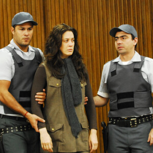 Donatela acabou presa e condenada pela morte de Salvatore, na novela 'A Favorita'