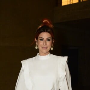 Fernanda Paes Leme exibiu os cabelos ruivos no show de Caetano Veloso, no Rio