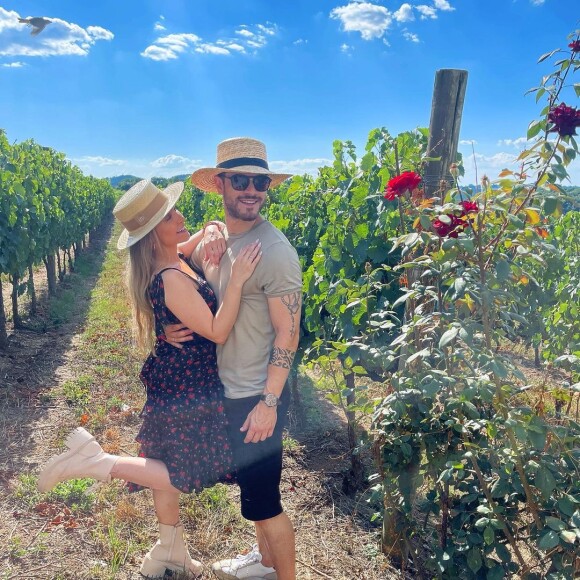 Felipe Becari e Carla Diaz estão juntos desde o fim do ano passado