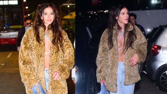 Biquíni com pedras, jeans e pelúcia: o look exuberante de Bruna Marquezine em show reúne trends