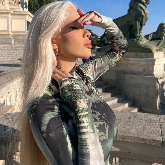 Karoline Lima tem recebido críticas por curtir vida de solteira após separação