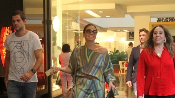 Giovanna Antonelli vai às compras ao lado do marido em shopping no Rio