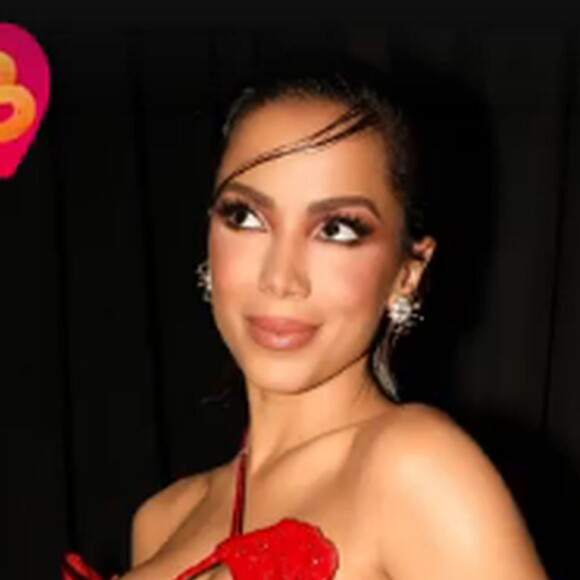 O look de Anitta para o VMAs foi inspirado na política brasileira