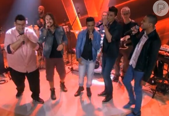 Finalistas do "The Voice" cantam juntos no "Fantástico", em 21 de dezembro de 2014