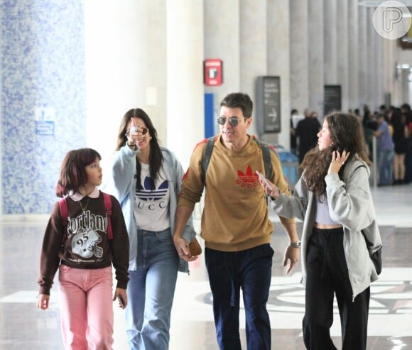 Rodrigo Faro chegou ao Rio de Janeiro com a mulher, Vera Viel, e as filhas mais velhas, Maria e Helena