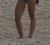 Rita Ora esbanjou simpatia em passeio na praia após Rock In Rio