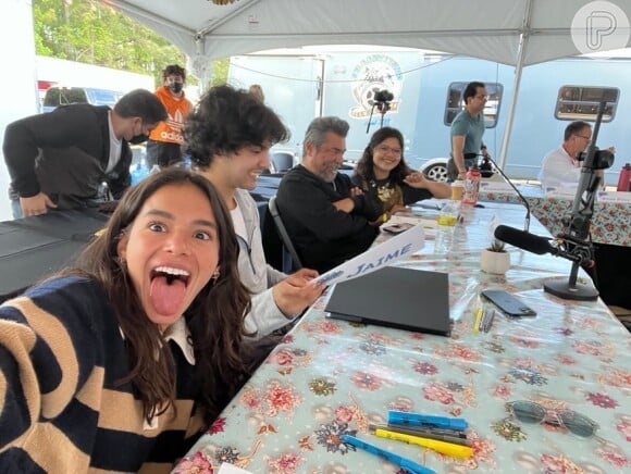 Bruna Marquezine conheceu Xolo Maridueña no teste de 'Bezouro Azul'